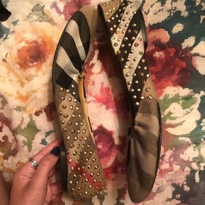 Women’s Burberry flats